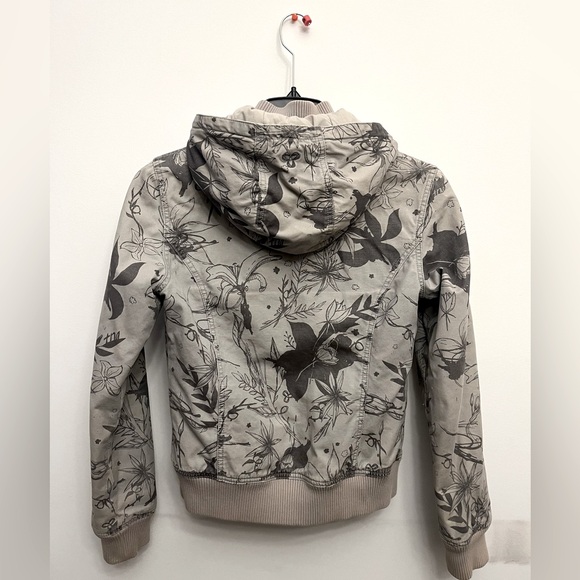 TNA Jacket - Picture 2 of 4